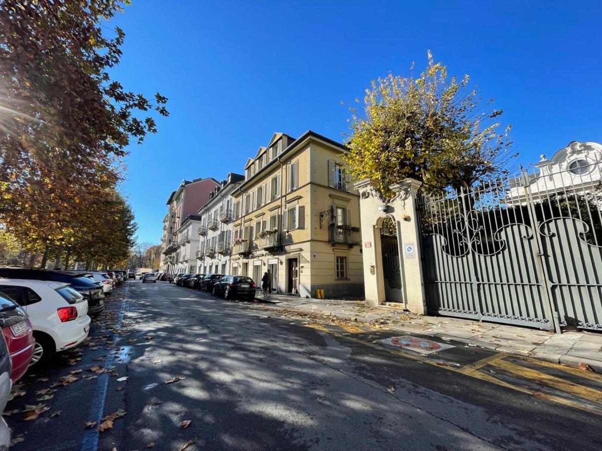 Tra I Tetti E Il Cielo *